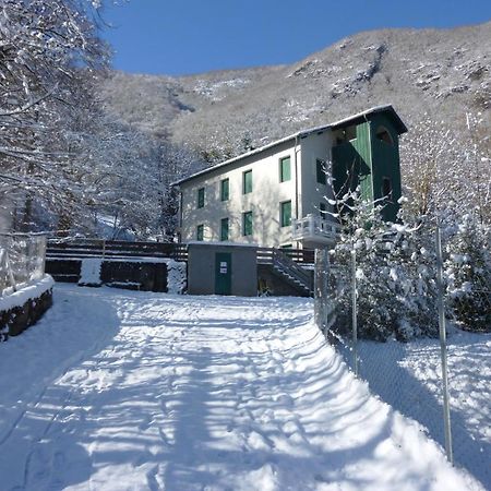 Appartements Les Pins Cierp Esterno foto