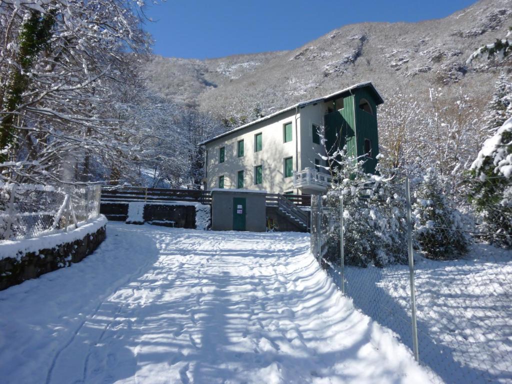 Appartements Les Pins Cierp Esterno foto